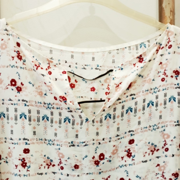 Floral Drop Shoulder Top - Picture 8 of 15